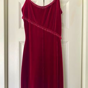 Red velvet dress below knee with  sequence.Petite